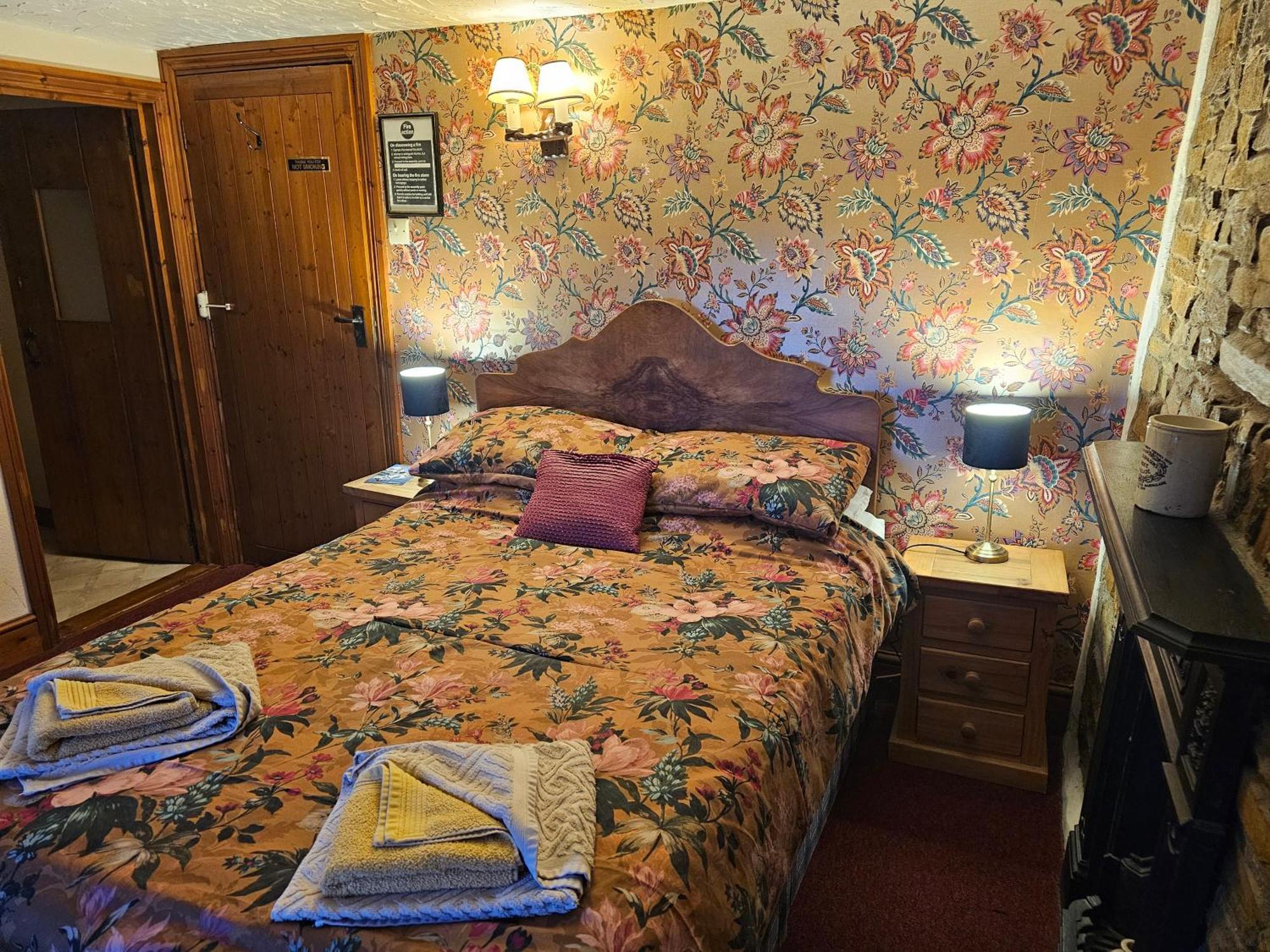 The West Country Inn Clovelly Exteriör bild