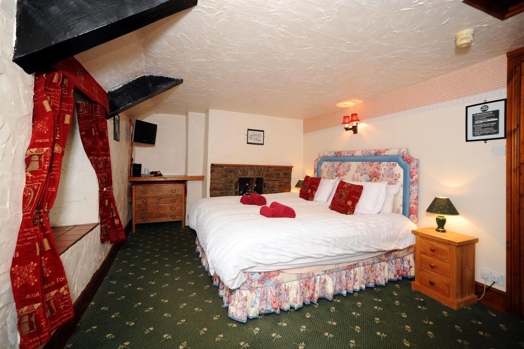 The West Country Inn Clovelly Exteriör bild